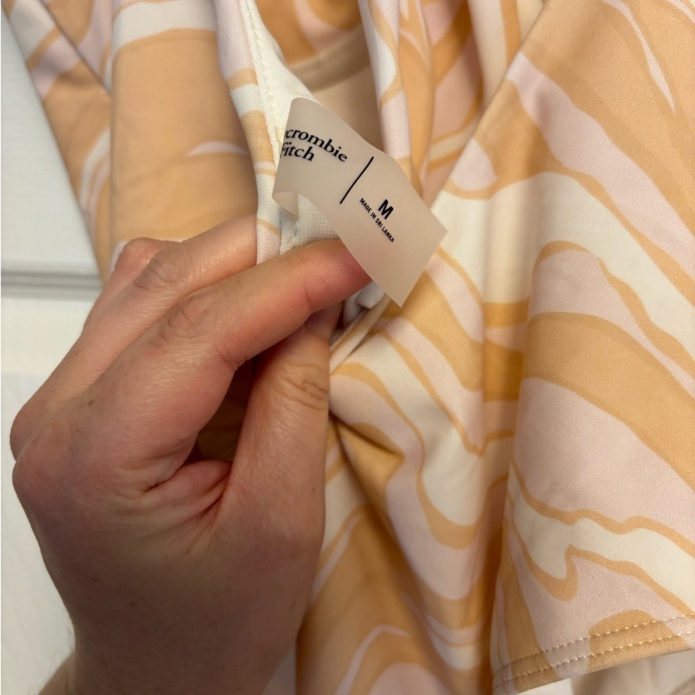 Abercrombie & Fitch Peach Swirl Pleated Strap Underwire One Piece Swimsuit - Picture 6 of 11